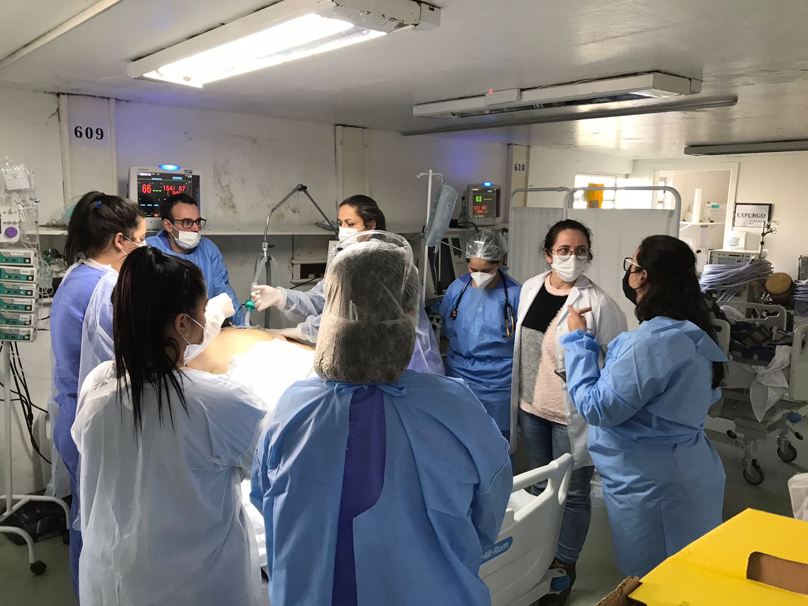 Treinamento de equipes de UTI do Hospital de Tramandaí/RS